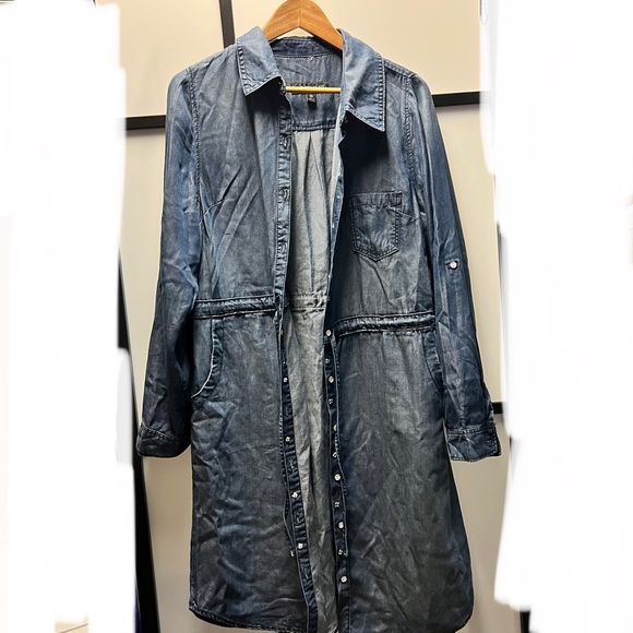 Shirt dress, it has a snap in between the buttons. - Picture 2 of 6